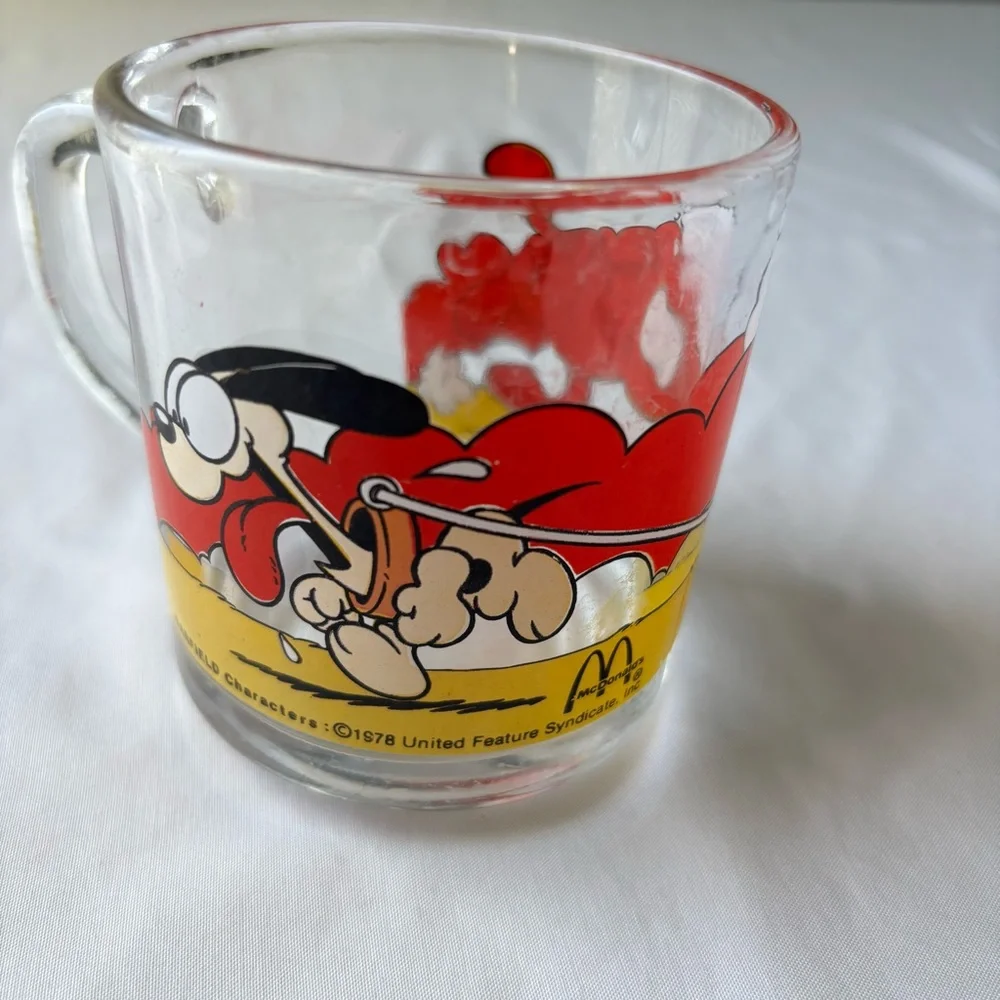 Garfield Glass Mug with Comic Design